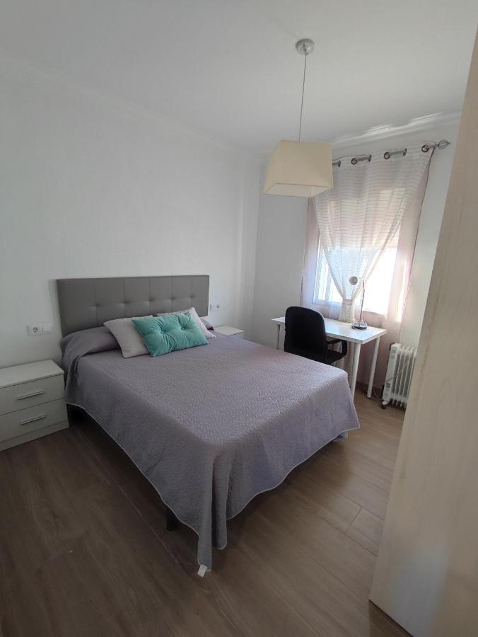 Precioso Apartamento 3 Dormitorios, Aire Acondicionado Menos 10 Min A Pie Feria Jerez De La Frontera Exterior foto