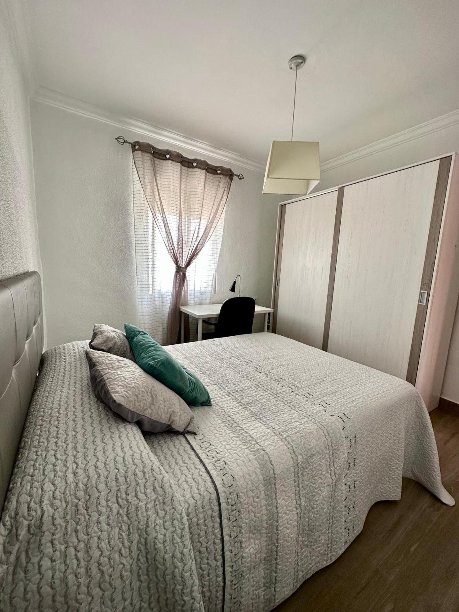 Precioso Apartamento 3 Dormitorios, Aire Acondicionado Menos 10 Min A Pie Feria Jerez De La Frontera Exterior foto